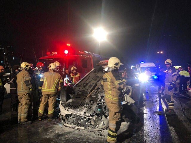 تصادف و آتش سوزی مرگبار در غرب تهران/ عکس