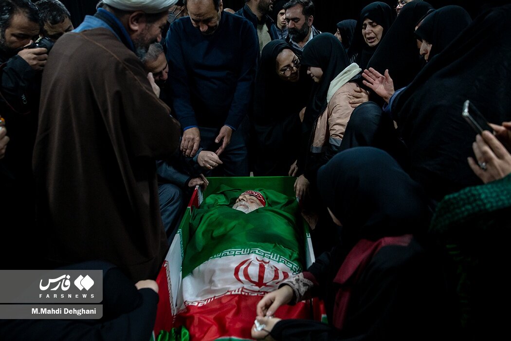 تصاویری از مراسم وداع با پیکرهای دو قاضی عالیرتبه دیوان عالی/ خانوادههای رازینی و مقیسه به معراج شهدا رفتند