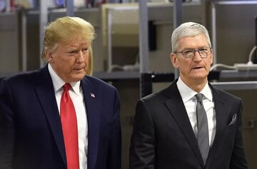 هدیه مدیرعامل اپل به ترامپ هدیه مدیرعامل اپل به ترامپ