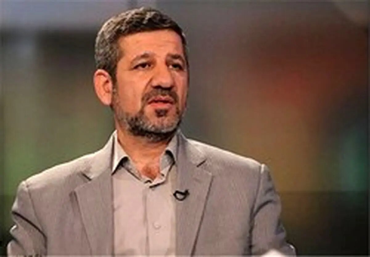 فعال سیاسی اصولگرا: آمریکا در تلاش است جزایر ایران را به تصرف خود درآورد، اما نمیتواند آنها را حفظ کند. فعال سیاسی اصولگرا: آمریکا در تلاش است جزایر ایران را به تصرف خود درآورد، اما نمیتواند آنها را حفظ کند.