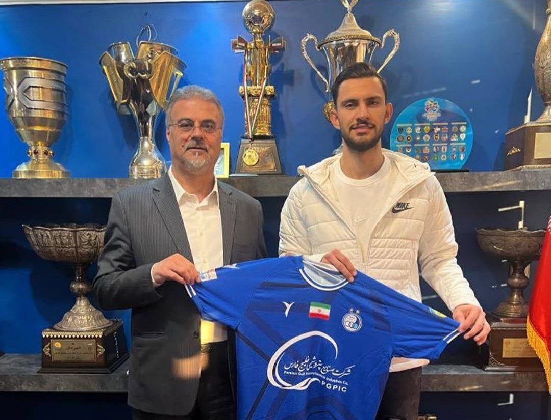 عکس | رونمایی از خرید جدید استقلال؛ مهاجم تیم مجیدی آبیپوش شد 2