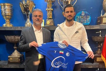 عکس | نخستین حضور ستاره جدید استقلال در تمرین عکس | نخستین حضور ستاره جدید استقلال در تمرین