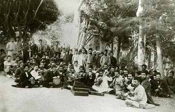 عارف قزوینی به روایت احمد کسروی/ عارف از بازار مشروطه تهیدست به در آمد