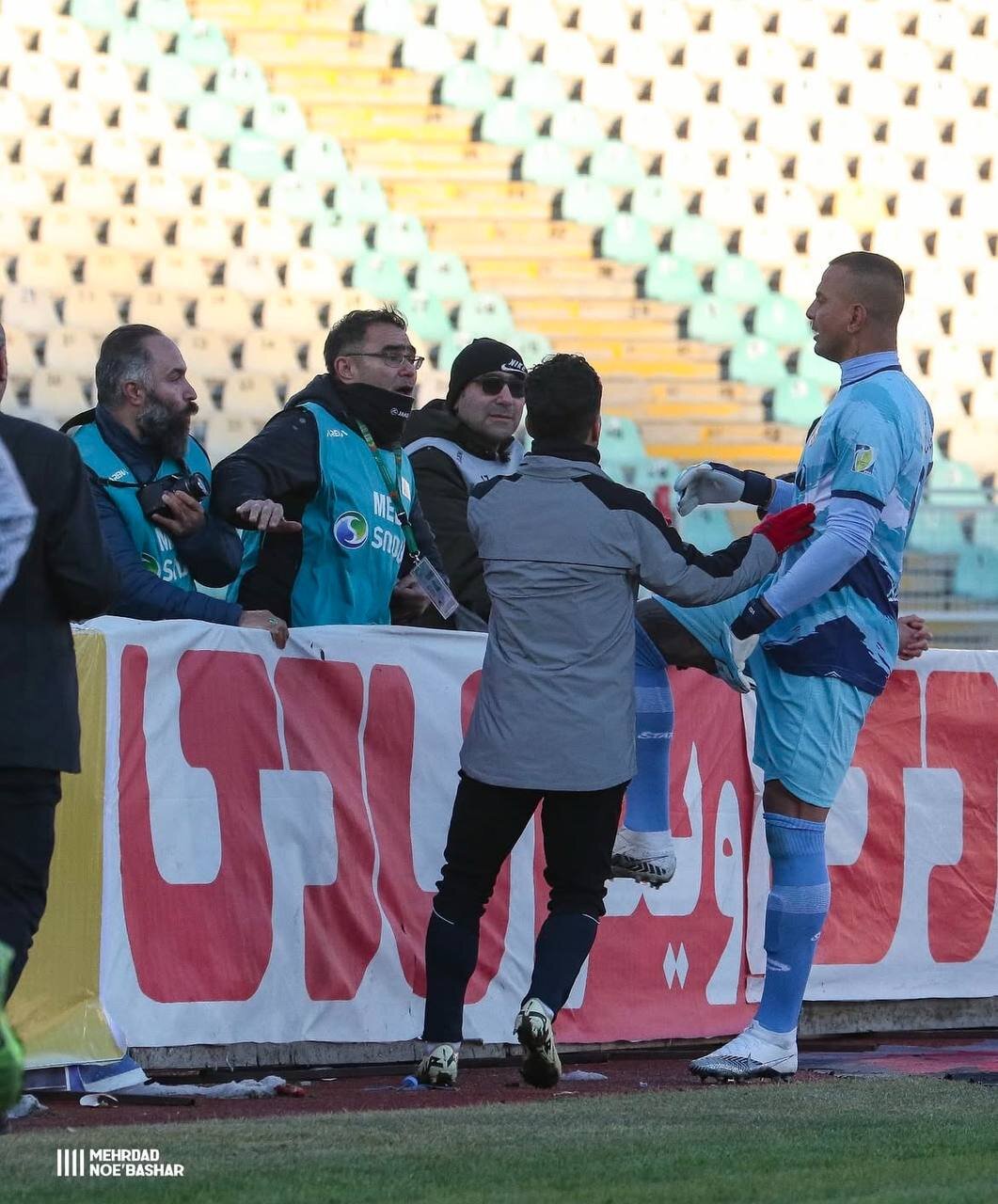 واکنش حامد لک به حواشی درگیری در تبریز: عکاس هوادار نیست/ نمیتوانید بگویید من خودم را کنترل کنم