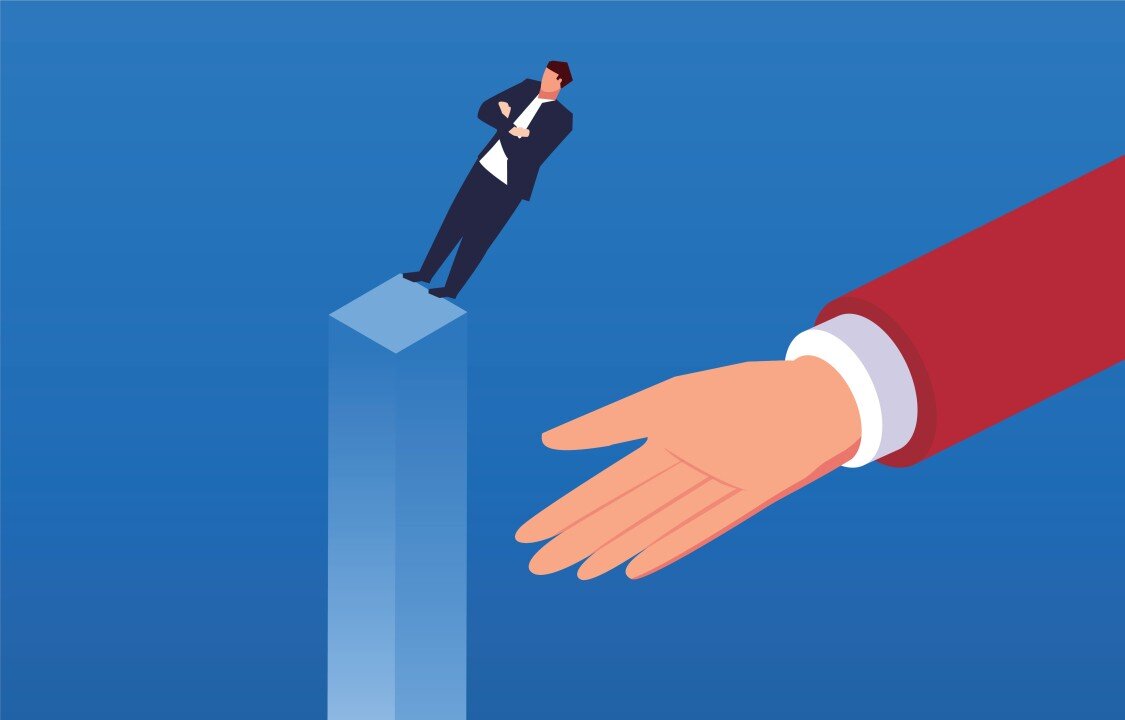 هیچ سازمان بیمهای وکلا را بیمه نمیکند/ از ۱۳۰ هزار وکیل تنها ۱۰ نفر درآمد میلیاردی دارند که آنها هم به حاکمیت وصل هستند