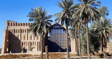 عکسی از طاق کسری در سال ۱۳۴۱