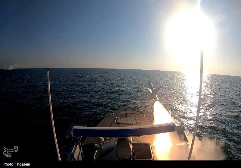 رونمایی از تکنولوژی جدید در رزمایش جدید سپاه/ سردار تنگسیری: قادریم امنیت منطقه حساس خلیج فارس را تامین کنیم