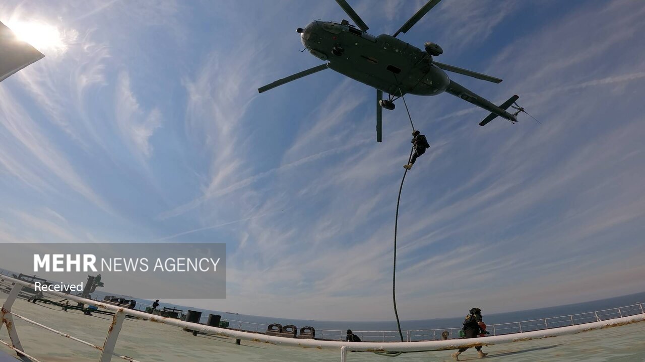 نابودی اهداف دشمن فرضی با موشکهای دارای هوش مصنوعی سپاه + تصاویر