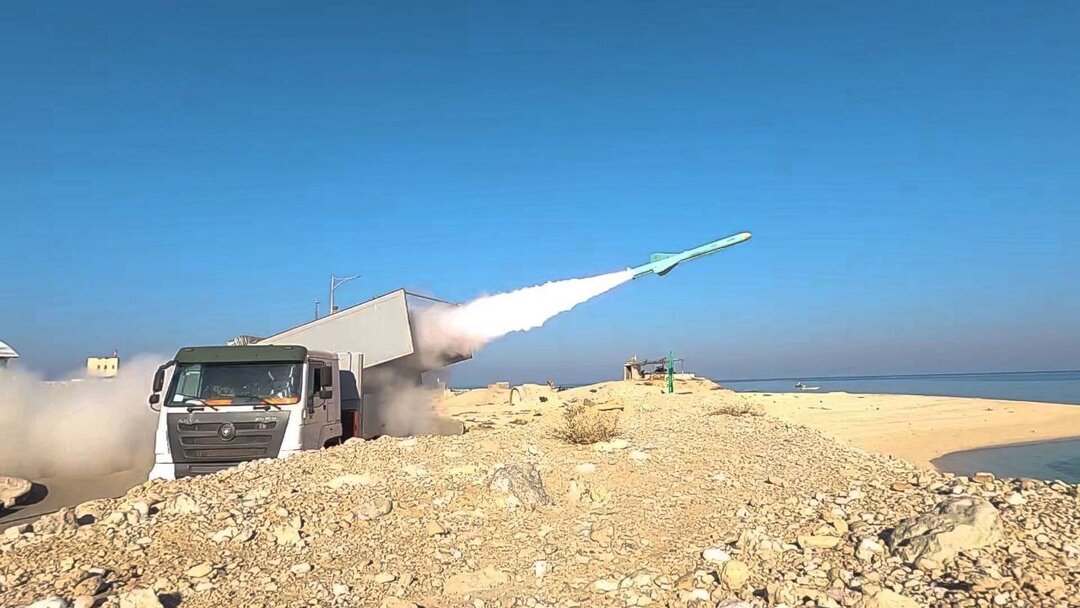 رزمایش نیروی دریایی سپاه در خلیج فارس/ رونمایی از پهپادهای مجهز شده به موشکهای دارای هوش مصنوعی