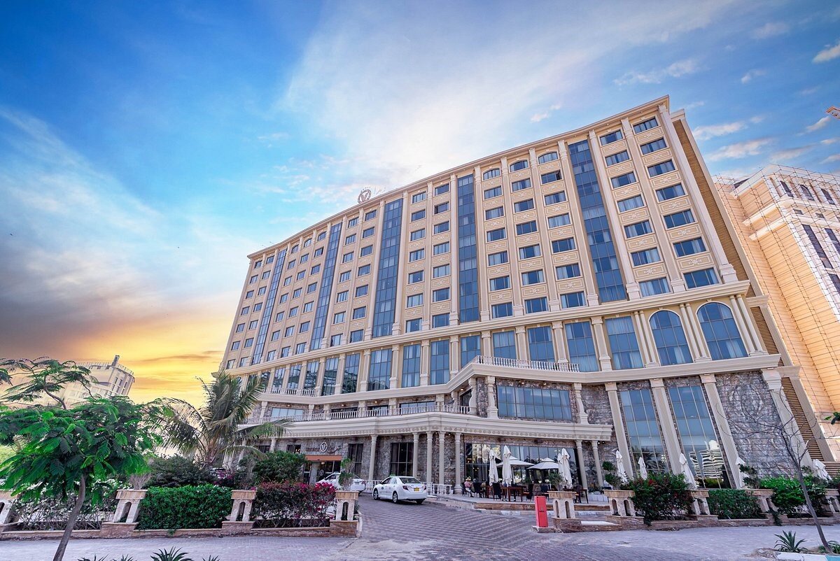 هتل های کیش با استخرهای روباز