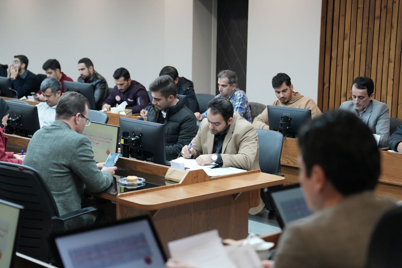 ارتقای ۹ پلهای آذربایجانغربی در رشد سرانه ورزشی در بین استانهای کشور / تکمیل ورزشگاه فوتبال ارومیه نیازمند اعتبار ۸۰ میلیاردی