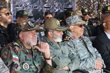 برگزاری مرحله نهایی رزمایش نیروی زمینی ارتش در منطقه عمومی غرب کشور برگزاری مرحله نهایی رزمایش نیروی زمینی ارتش در منطقه عمومی غرب کشور