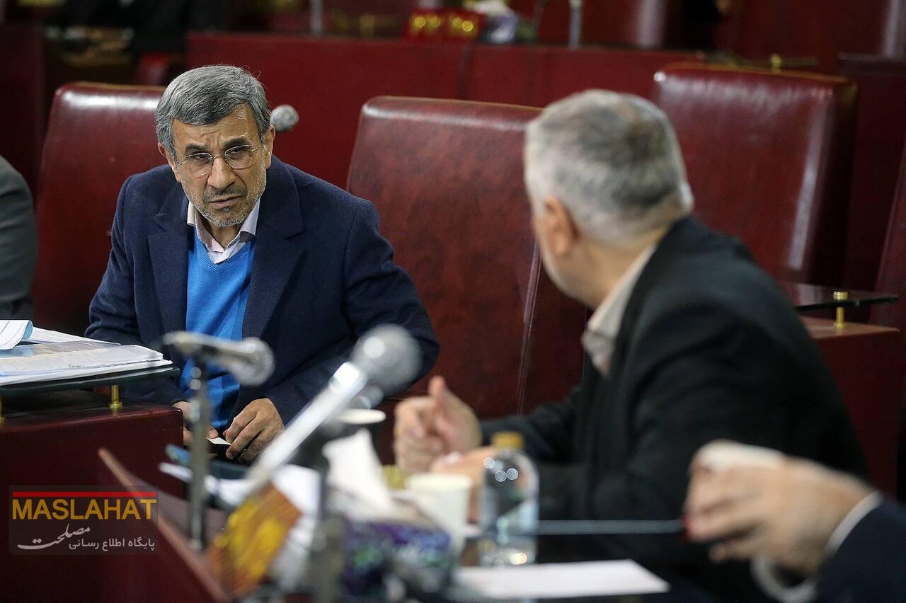 تصاویر جدید از محمود احمدینژاد در مجمع تشیخص