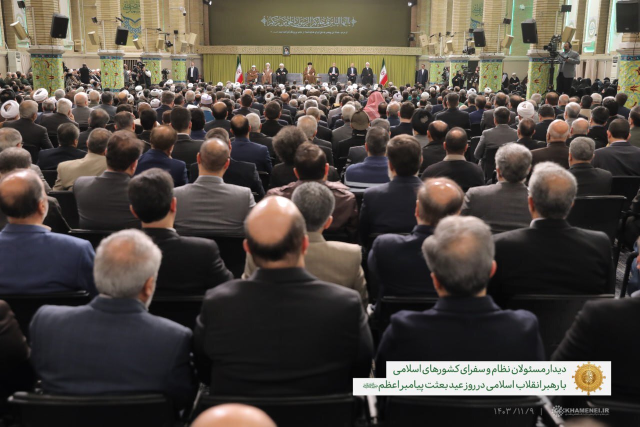 تصویری از بیت رهبری در روز مبعث/ دیدار مسئولان نظام با رهبر انقلاب