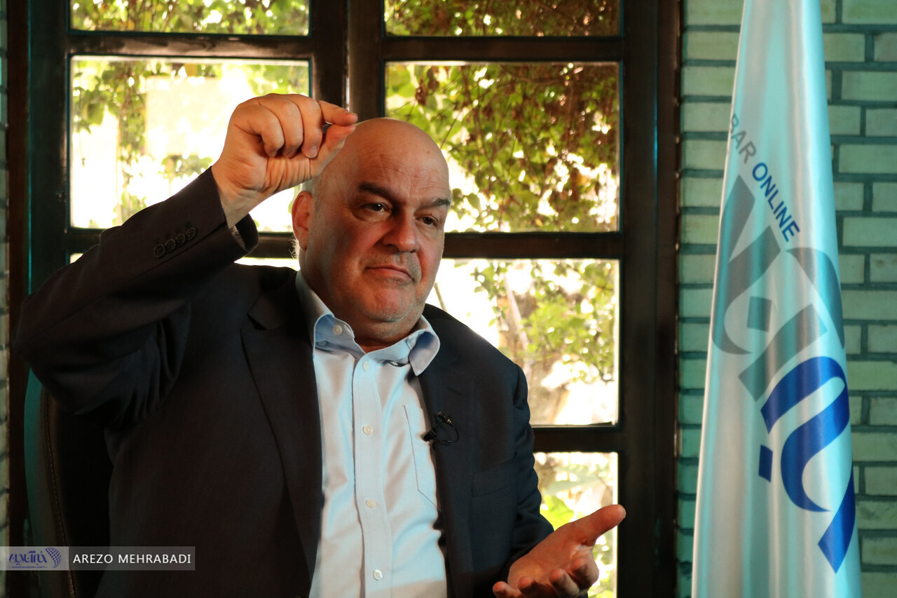 مسیر سخت یک احیا؛ حقابه دریاچه ارومیه را میفروشند/ پزشکیان از تجربه دولت رئیسی درس نگرفت/ عارف مسئله احیا دریاچه ارومیه را از سر خودش باز کرده است