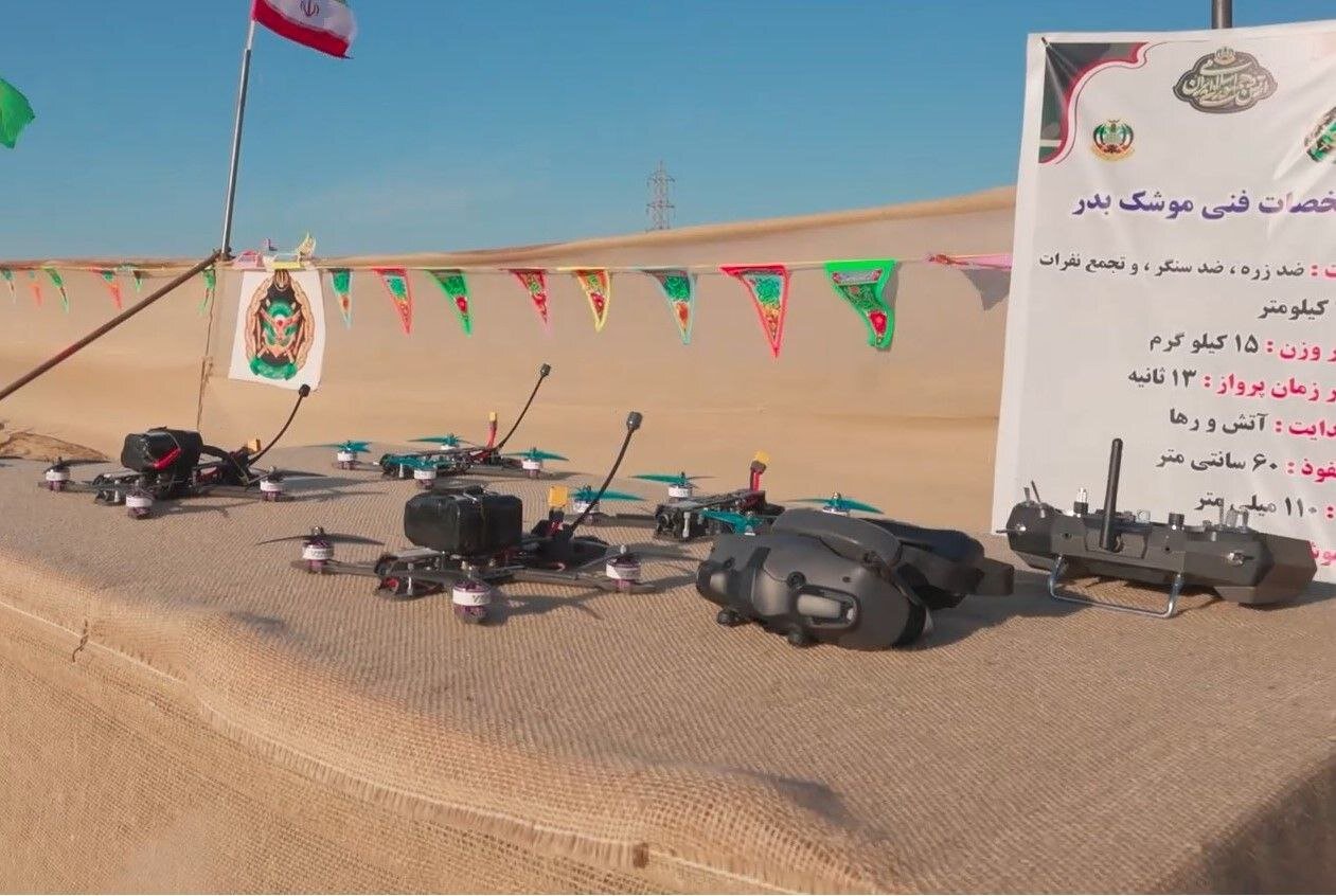 اولین تصاویر از بمبهای لیزری و دقیق ارتش