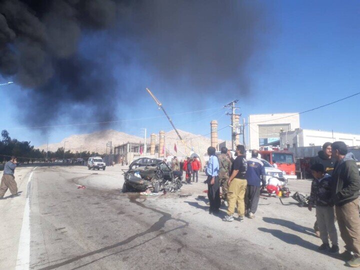 تصادف زنجیرهای تریلی با چند خودرو/ عکس