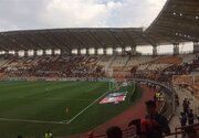 ببینید | کار خطرناک هواداران بازی فولاد - پرسپولیس