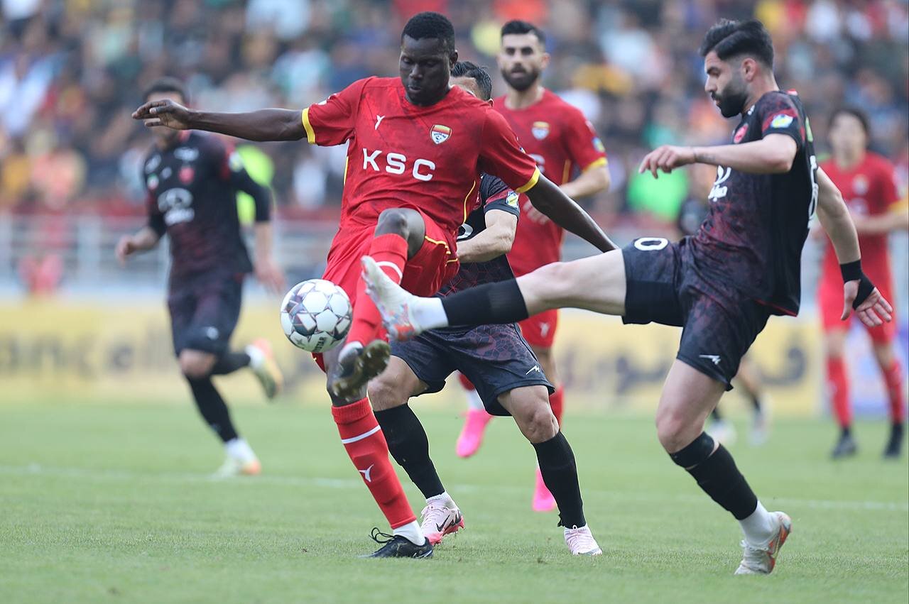 توقف پرسپولیسِ کارتال مقابل گلمحمدی در اهواز/ همه چیز به نفع سپاهان و تراکتور