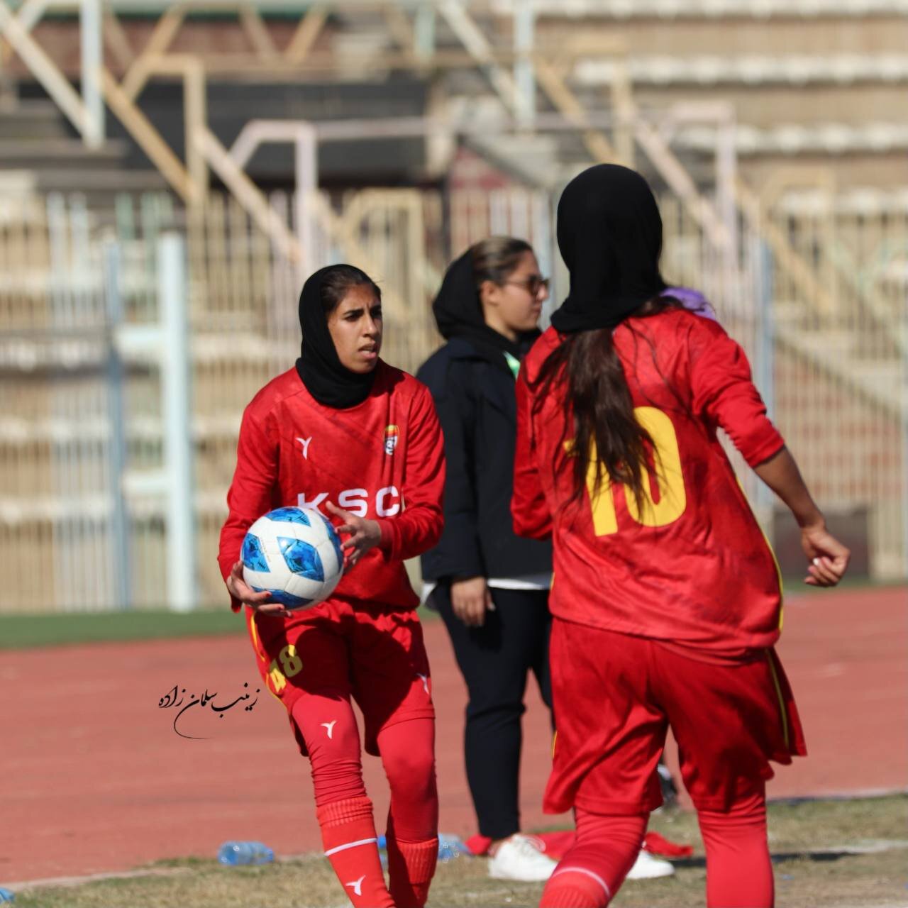 تصاویر | دیدار فوتبال بانوان فولاد خوزستان و پرسپولیس تهران