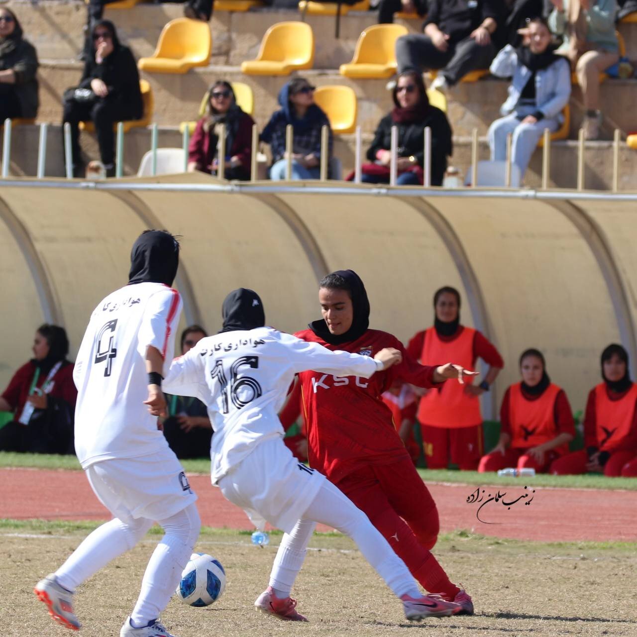 تصاویر | دیدار فوتبال بانوان فولاد خوزستان و پرسپولیس تهران