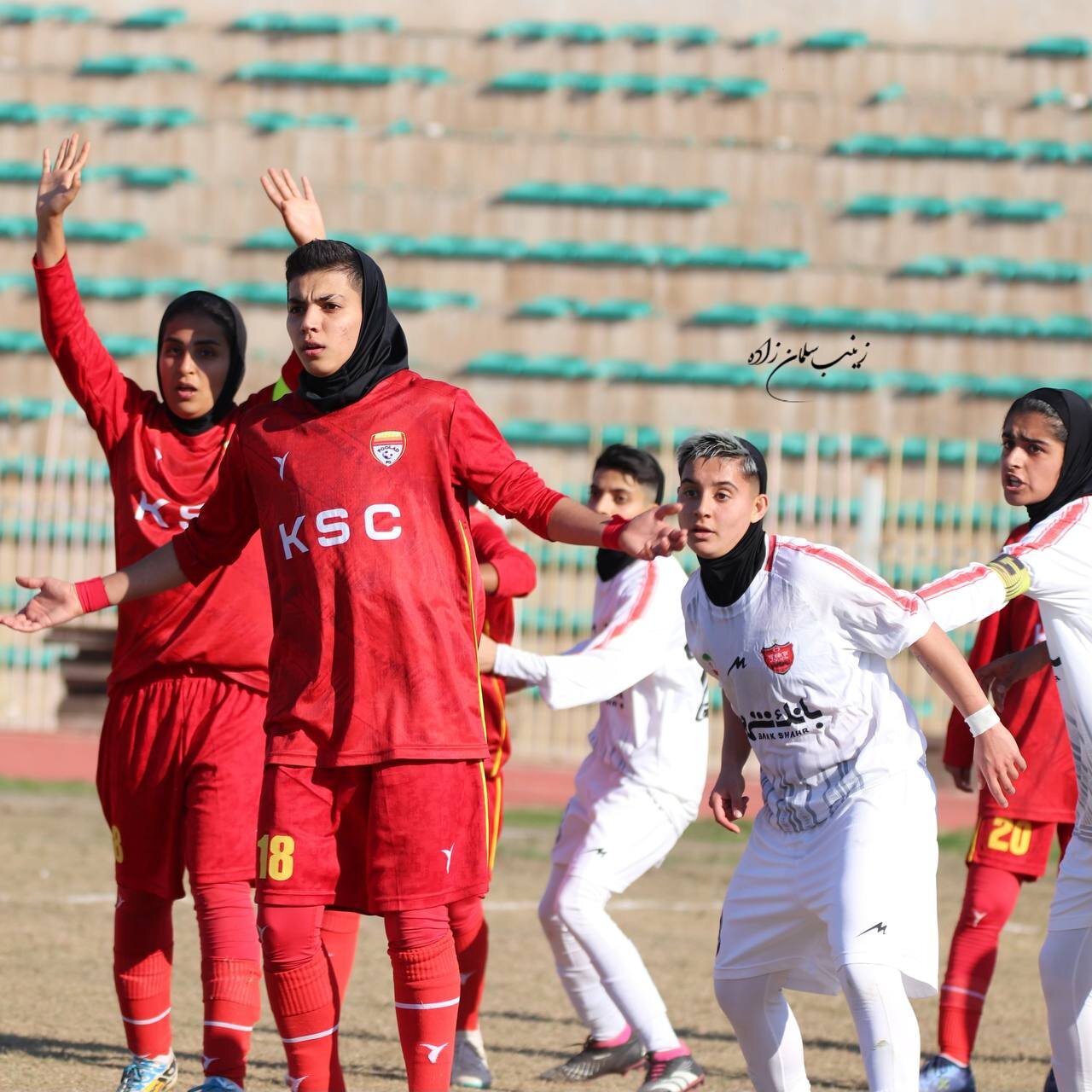 تصاویر | دیدار فوتبال بانوان فولاد خوزستان و پرسپولیس تهران