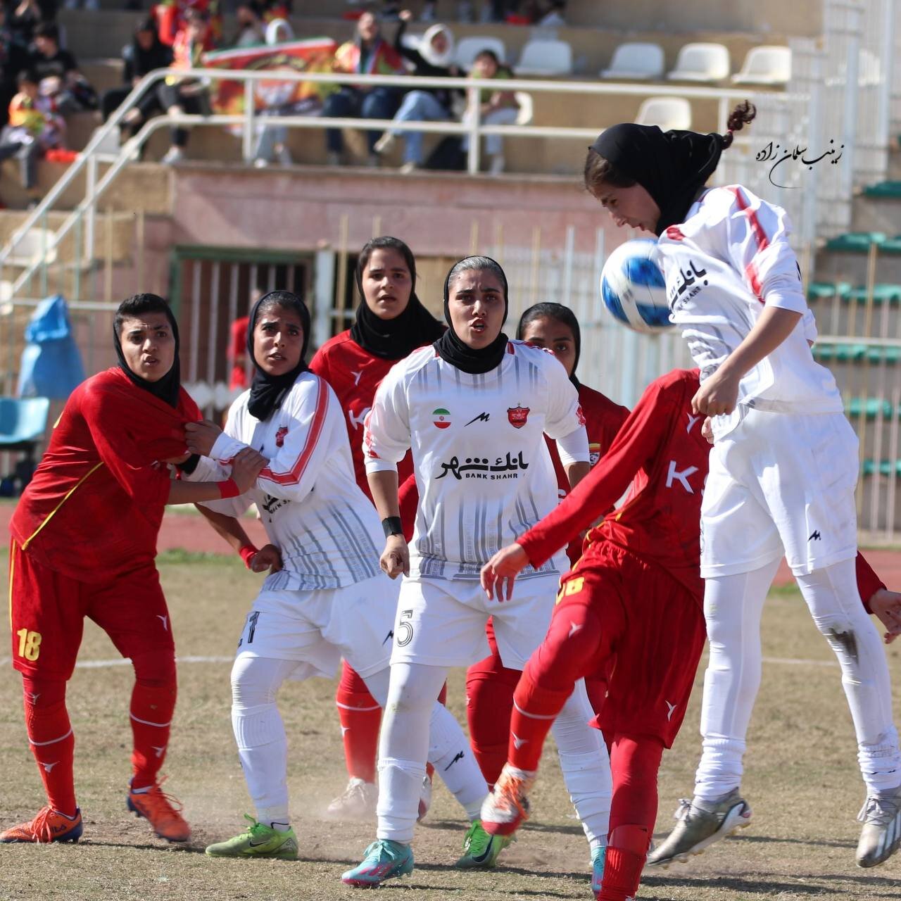 تصاویر | دیدار فوتبال بانوان فولاد خوزستان و پرسپولیس تهران