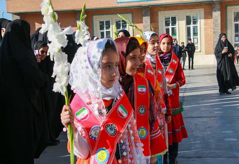 استقلال و آزادی از دستاوردهای بزرگ انقلاب اسلامی است