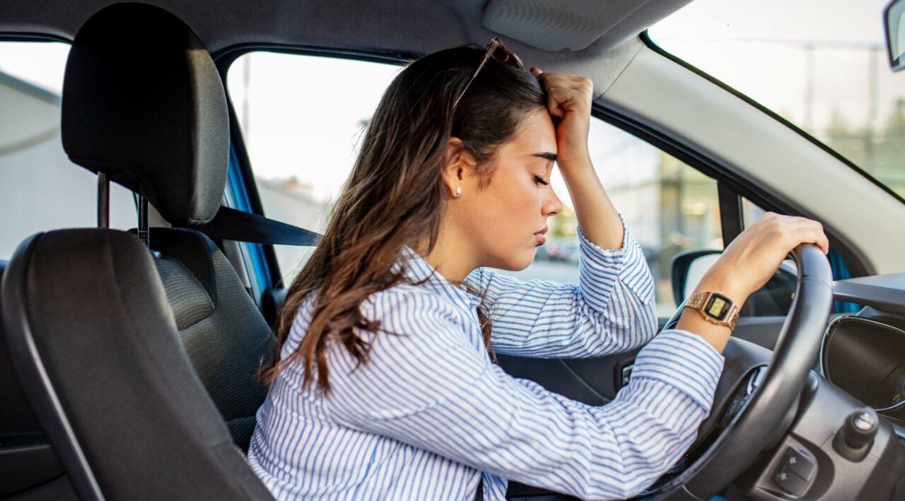 خطاهایی که منجر به تصادفهای رانندگی میشوند/ شاید باور نکنید اما سرماخوردگی یکی از علتهاست!