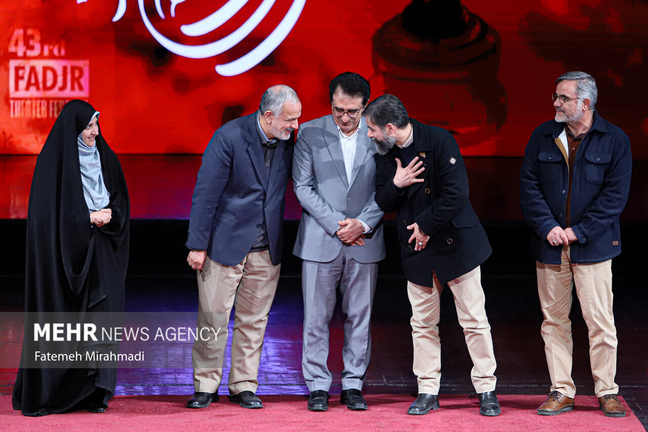 ضیافتی که با نام بزرگان تئاتر گره خورد از بیضایی تا رفیعی و زنجانپور/رضا کیانیان:سالها تئاتر با ما قهر بود و ما هم با تئاتر، اما حالا روزگار آشتی است