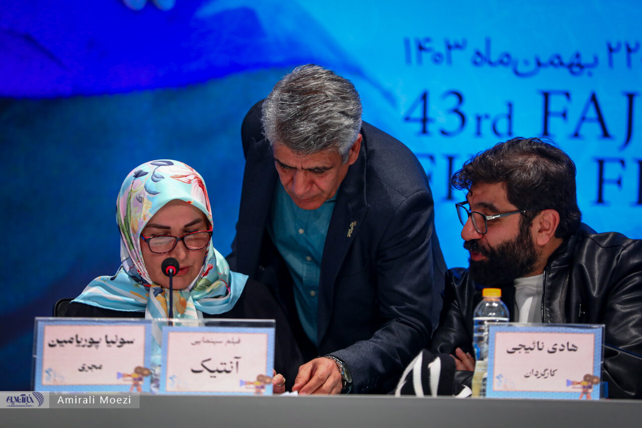 قاب‌هایی پر خبر از نشست رسانه‌ای فیلم «آنتیک» با حضور پژمان جمشیدی در جشنواره فیلم فجر