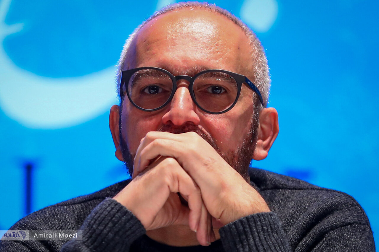 قاب‌هایی پر خبر از نشست رسانه‌ای فیلم «آنتیک» با حضور پژمان جمشیدی در جشنواره فیلم فجر