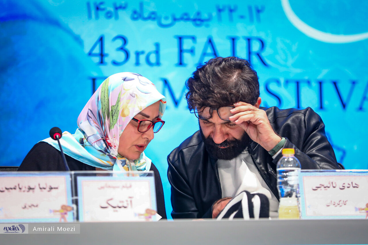 قاب‌هایی پر خبر از نشست رسانه‌ای فیلم «آنتیک» با حضور پژمان جمشیدی در جشنواره فیلم فجر