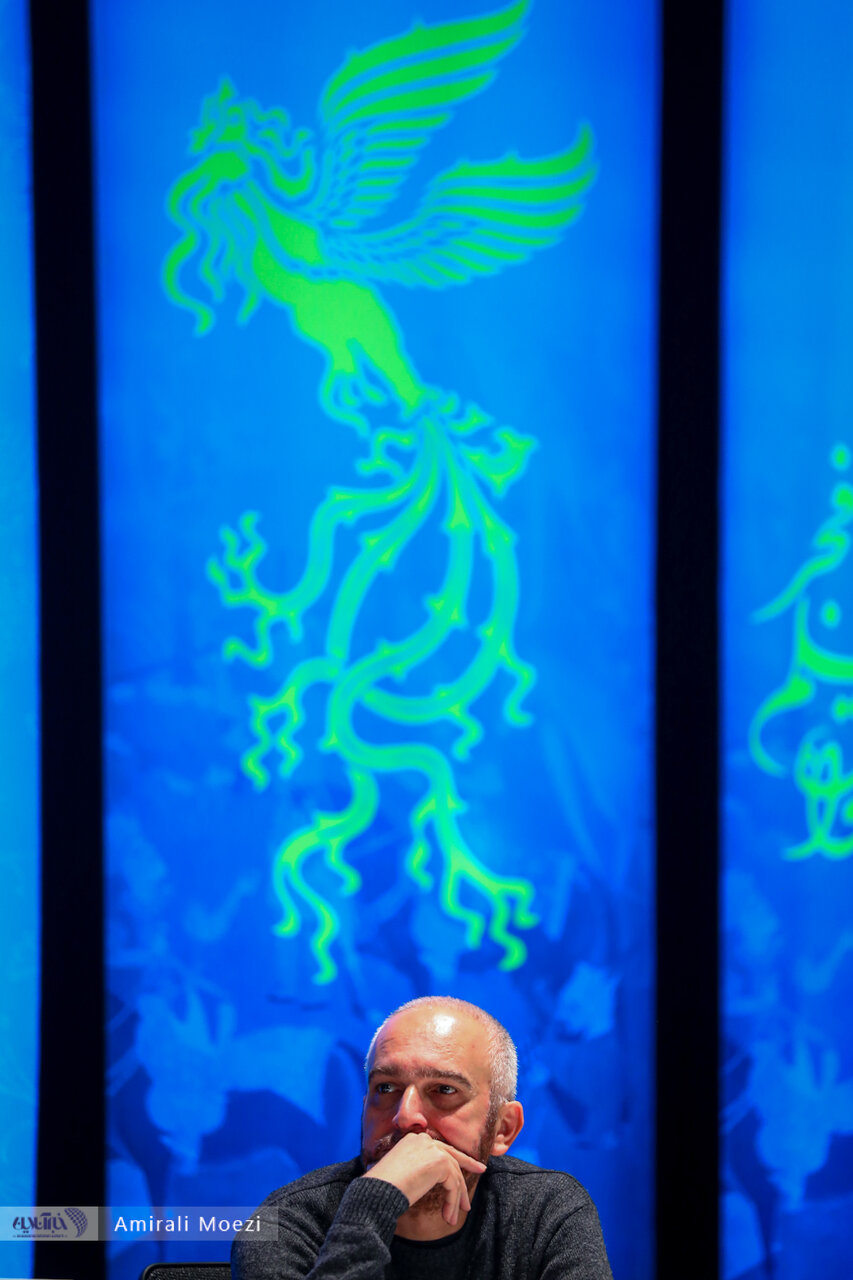 قاب‌های پرحرف از  واکنش جالب پژمان جمشیدی به یک سوال در نشست خبری در جشنواره فیلم فجر