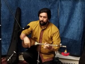 درویشی: ولینژاد از نگاه من دارای مجموعه خصوصیات یک بخشی کامل است / نشست پژوهشی ساز دوتار ابداع شده