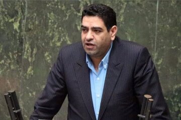 مشکل امروز مملکت فقط ظریف و حمله به رؤسای قوا است؟/ با کشک خواندن مجلس مشکلات مردم حل نمی‌شود