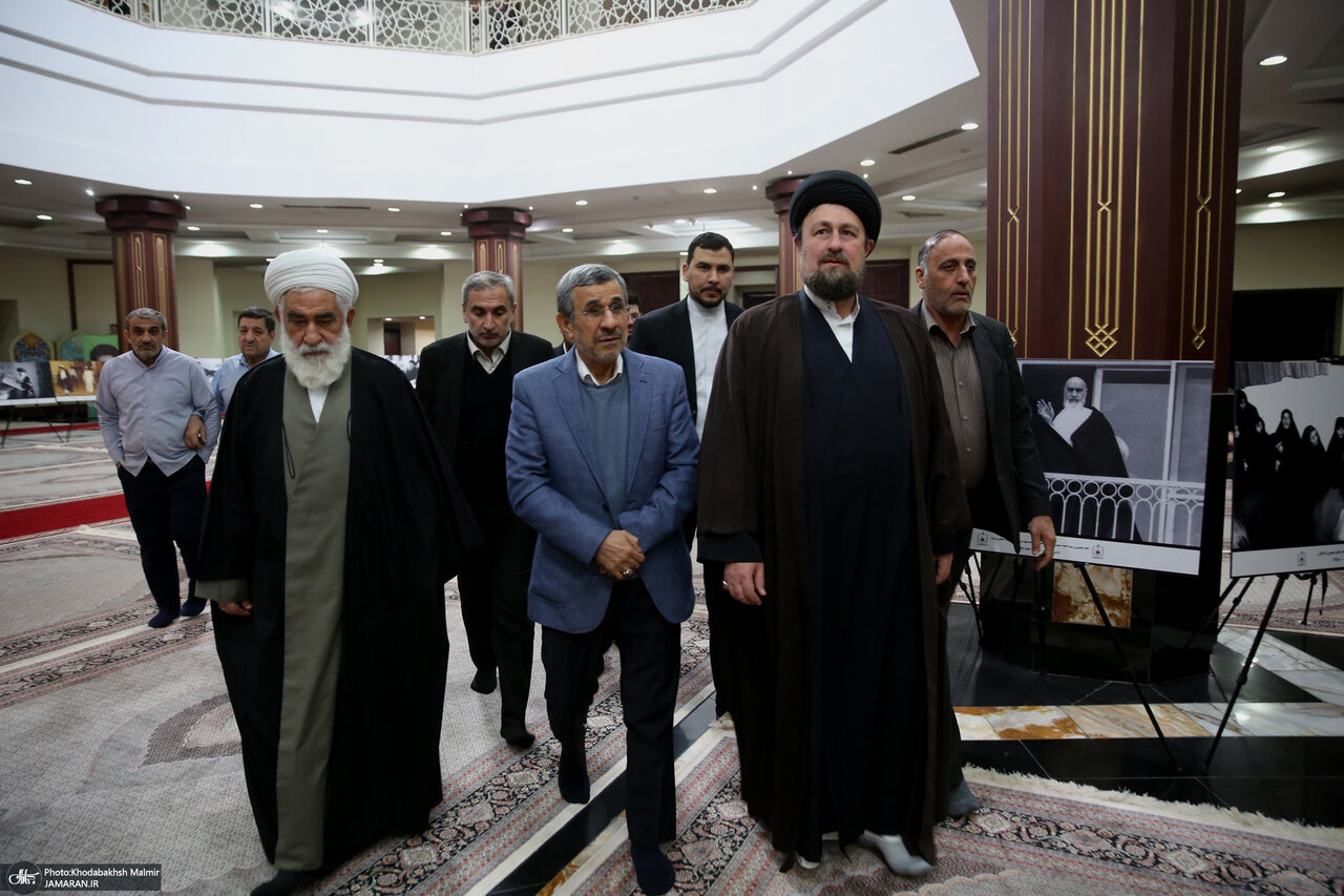 تصاویری از احمدی نژاد در حرم امام خمینی(ره) / او سر مزار چه کسانی رفت؟