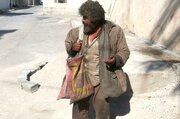ببینید | شفا یافتن سریع متکدی معلول بعد از ترس از کتک‌های پلیس!