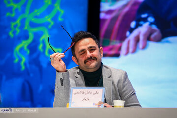 نشست پرسش‌وپاسخ «خاتی»