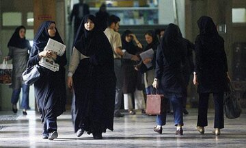 نماینده آیت الله سیستانی از تحصیل زنان حمایت کرد نماینده آیت الله سیستانی از تحصیل زنان حمایت کرد