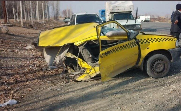 واژگونی اتوبوس دانشآموزان در کرمان/ یک کارشناس: فرزندان مسئولین خارج از کشور در جادههای ایمن با خودروی میلیاردی رانندگی میکنند