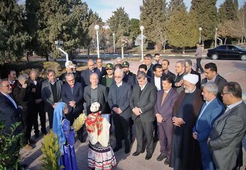 آغاز عملیات اجرایی ۵ نیروگاه خورشیدی ، افتتاح یک هزار و ۳۸۸ واحد مسکن و  ۲۶۹ طرح شهرداری‌ها و دهیاری‌های استان سمنان