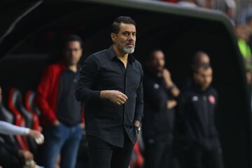 عکس | جشن تولد غمگین افشین پیروانی! عکس | جشن تولد غمگین افشین پیروانی!