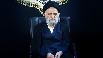 آیت الله غروی: شاید برخی روحانیون اشتباهاتی داشته باشند، اما مگر دیگران بی‌خطا بوده‌اند؟/ کارنامه جمهوری اسلامی، نه تنها خوب بلکه «عالی» است