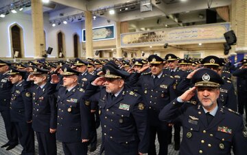 دیدار فرماندهان نیروی هوایی و پدافند هوایی ارتش با رهبر انقلاب