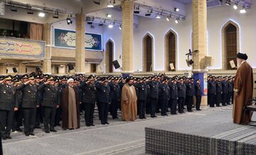 دیدار فرماندهان نیروی هوایی و پدافند هوایی ارتش با رهبر انقلاب