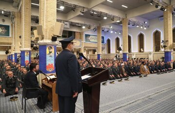 دیدار فرماندهان نیروی هوایی و پدافند هوایی ارتش با رهبر انقلاب