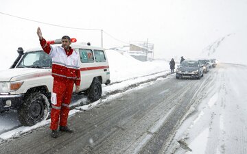 امدادرسانی به ۳۴۶ نفر گرفتار در برف و کولاک امدادرسانی به ۳۴۶ نفر گرفتار در برف و کولاک