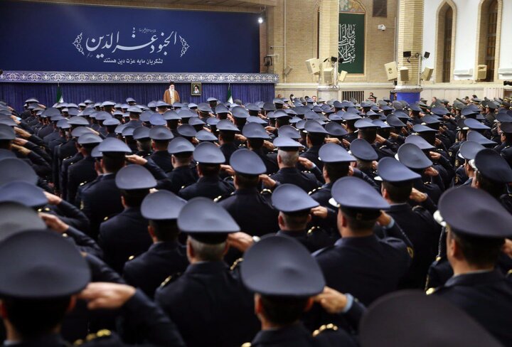 دیدار فرماندهان نیروی هوایی و پدافند هوایی ارتش با رهبر انقلاب