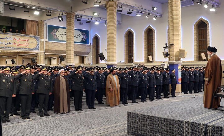 دیدار فرماندهان نیروی هوایی و پدافند هوایی ارتش با رهبر انقلاب